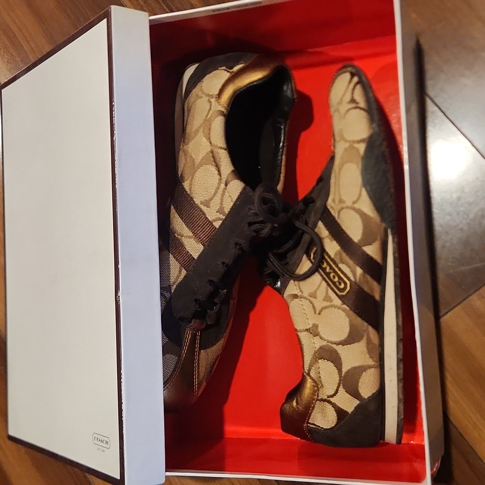 Coach Signature Sneakers - Picture 7 of 7